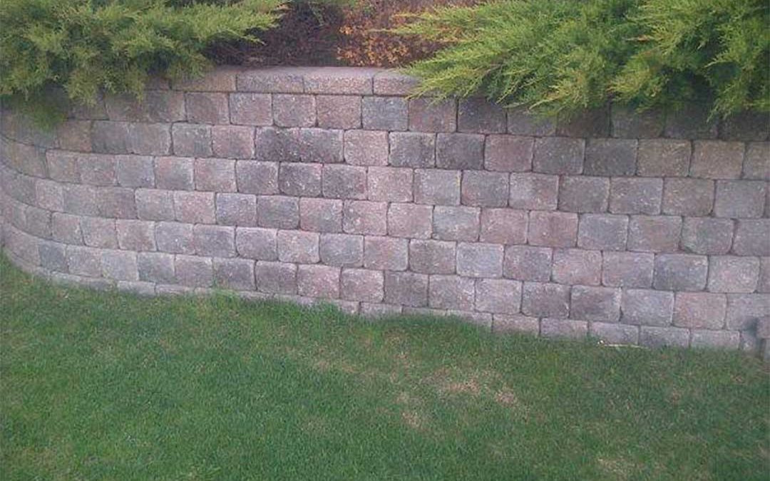 interlocking stone retaining wall